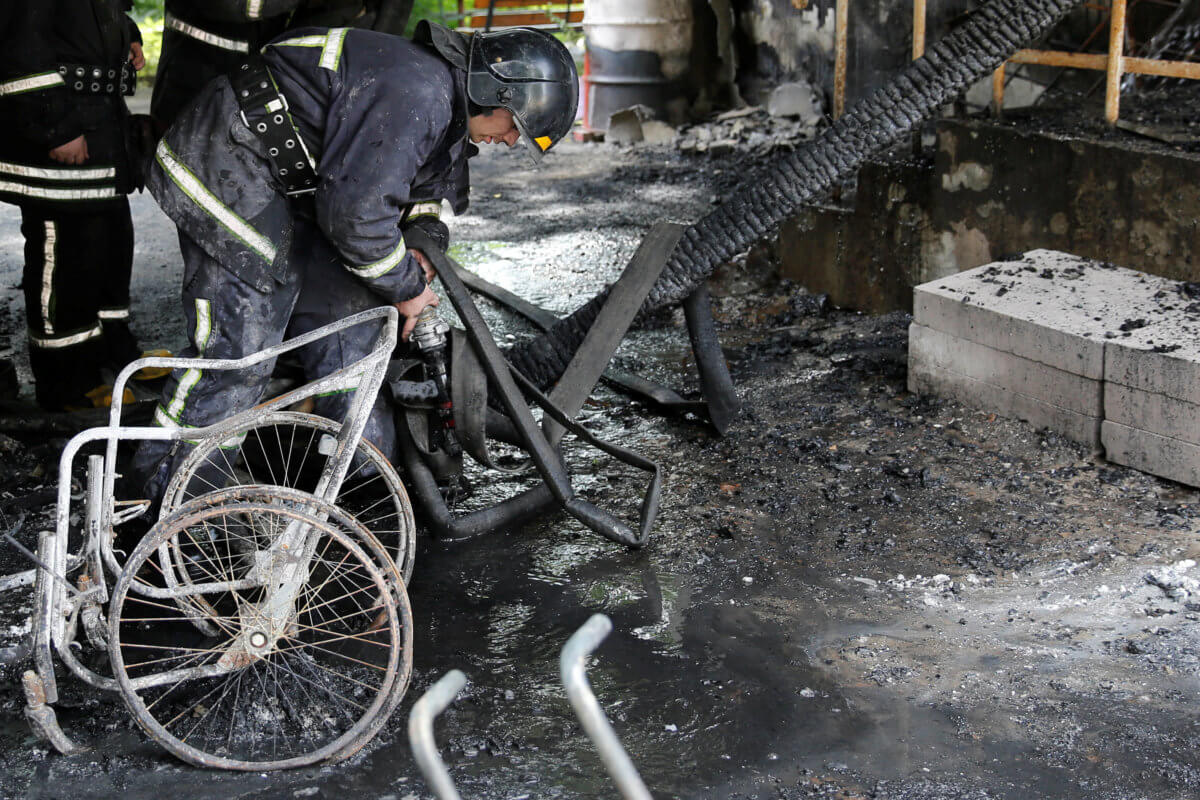 Ουκρανία: Έξι νεκροί από πυρκαγιά που ξέσπασε σε ψυχιατρική κλινική στην Οδησσό [pics]