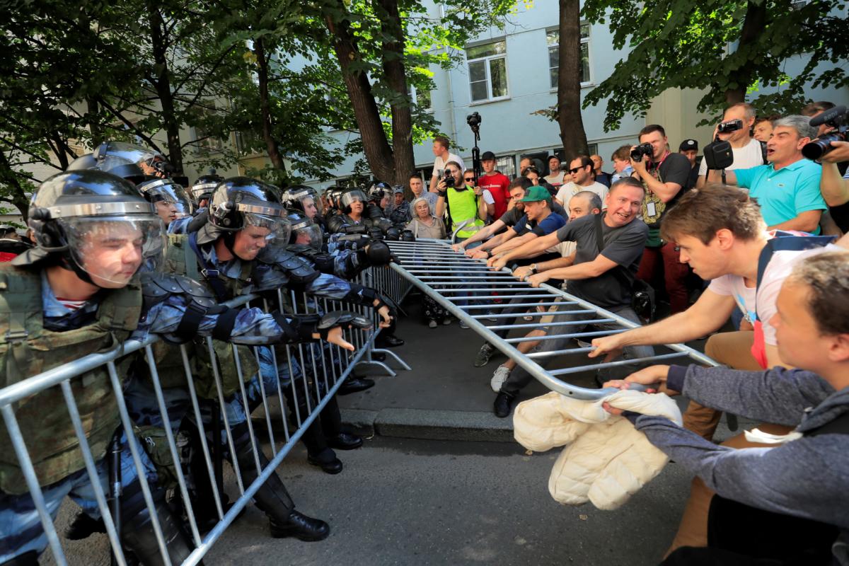 Μόσχα: Εκατοντάδες συλλήψεις σε διαδήλωση κατά του Βλαντιμίρ Πούτιν!