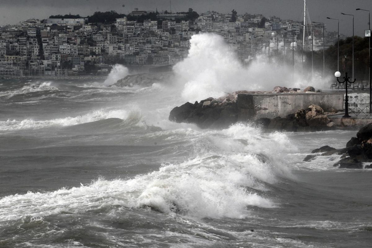 Καιρός αύριο: Ο καύσωνας φεύγει και έρχονται καταιγίδες και μπουρίνια!