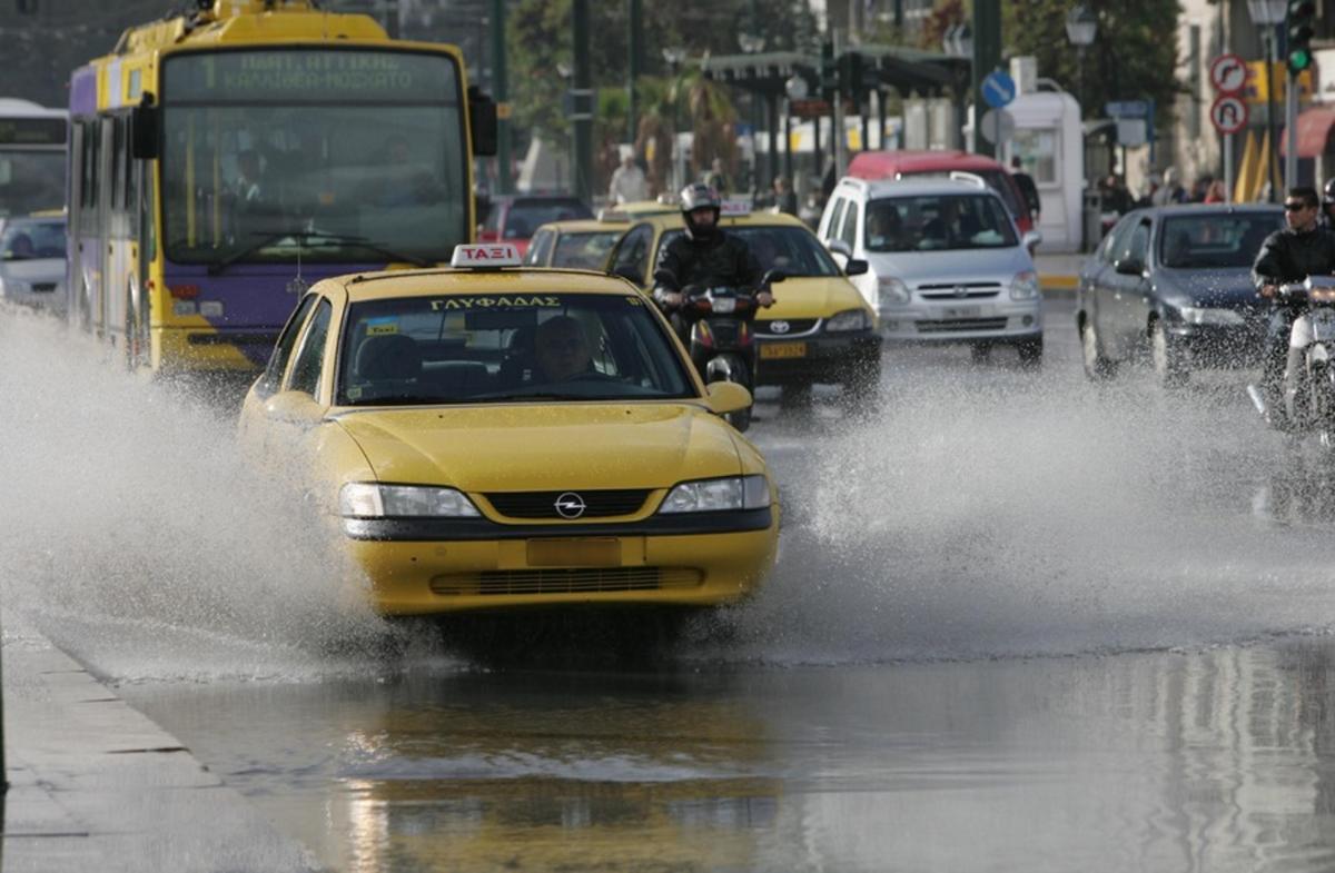 Καιρός σήμερα: Μπόρες, καταιγίδες και μποφόρ!