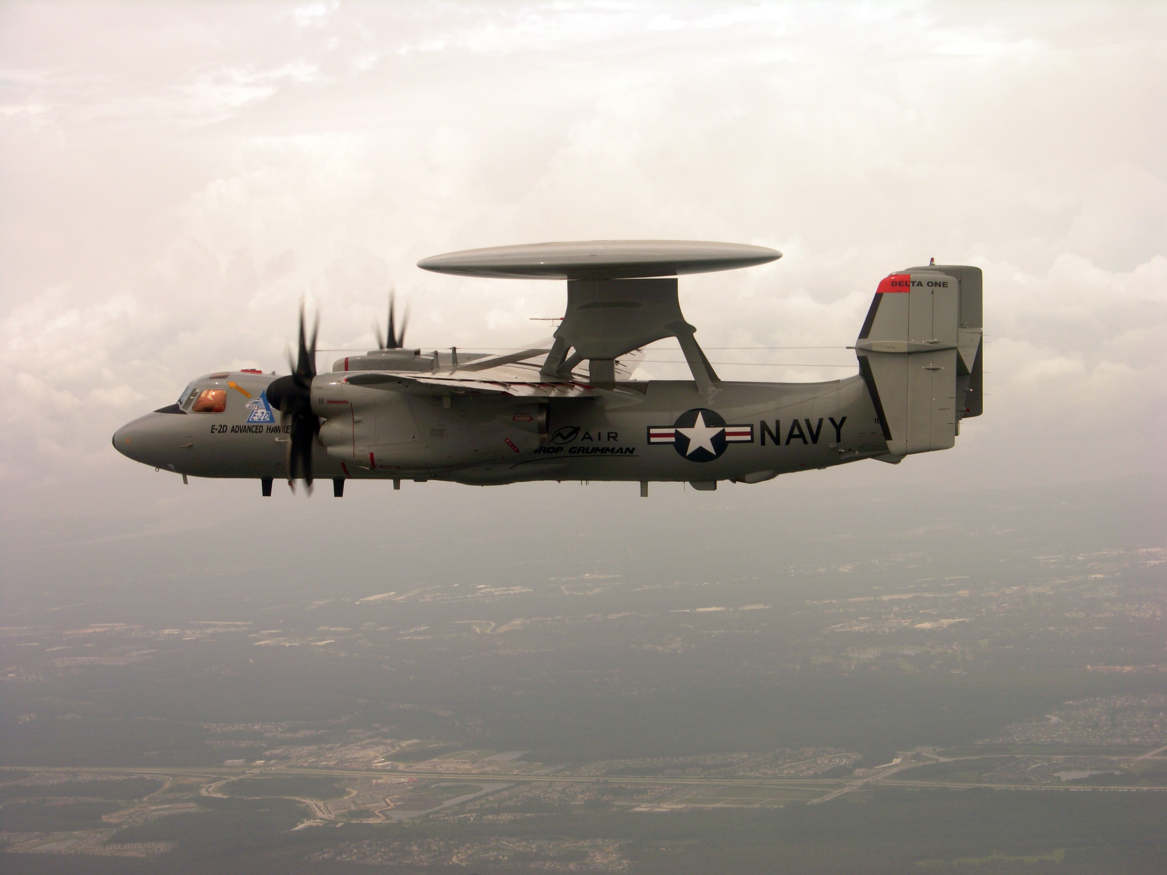 Км 2 самолет. ДРЛО Grumman e-2 Hawkeye. E-2 Hawkeye самолет. Самолет ДРЛО E-2 “Hawkeye”. E-2d Advanced Hawkeye.