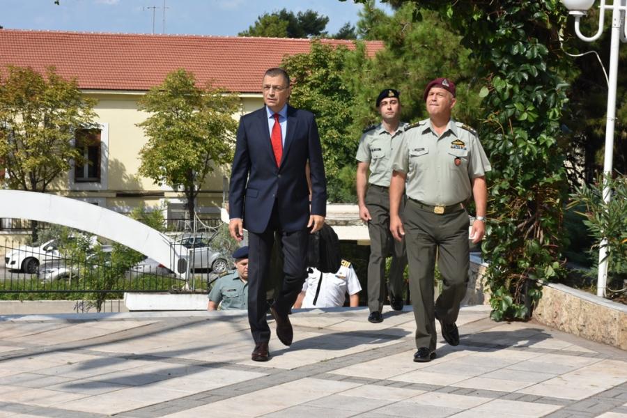 Επιθεώρηση Στεφανή σε στρατιωτικές σχολές