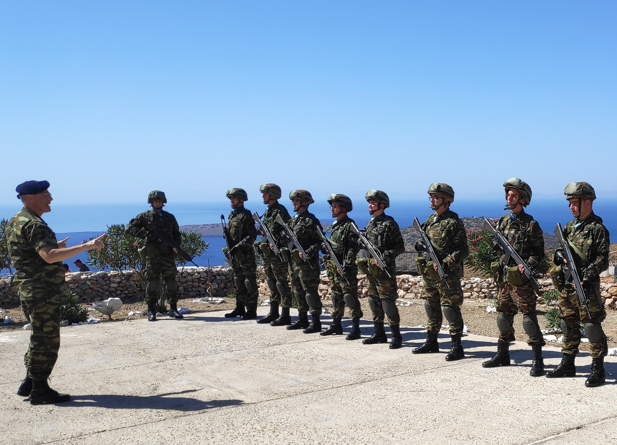 Επίσκεψη στα νησιά πραγματοποίησε ο Α/ΓΕΣ Καμπάς [pics]