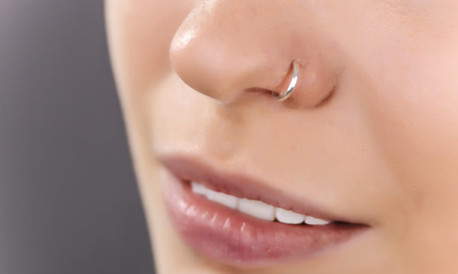 Δείτε τι μπορείτε να πάθετε από το piercing