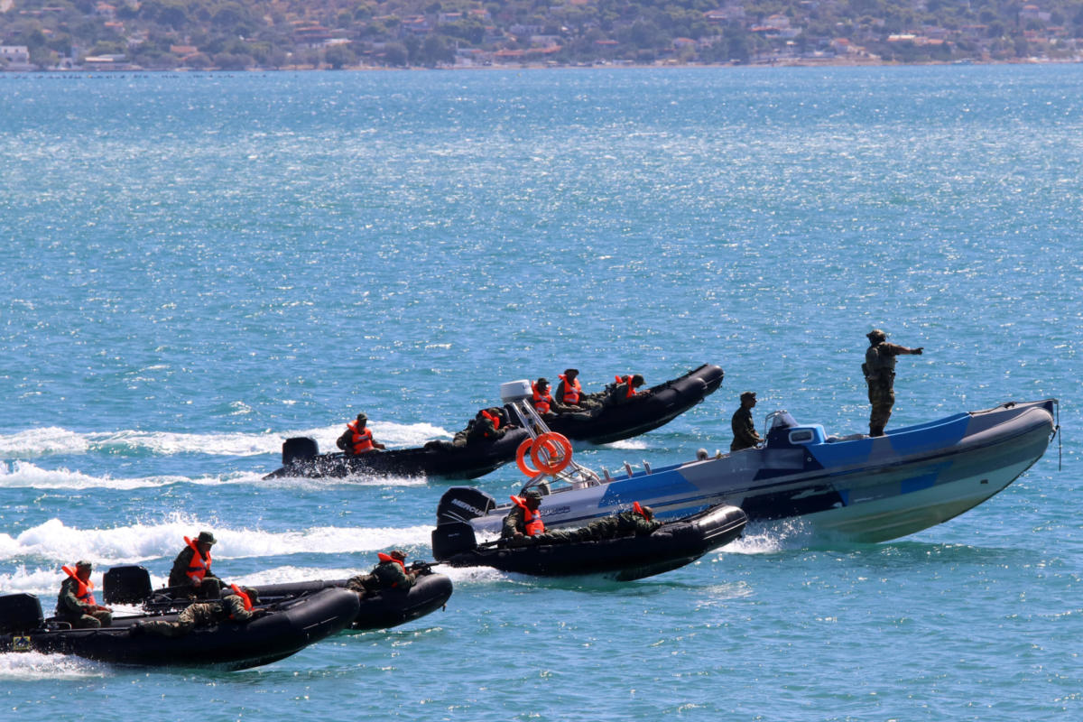 “Έφοδος” Αντιστράτηγου Καμπά στο Κέντρο Εκπαίδευσης Ειδικών Δυνάμεων! [pics]