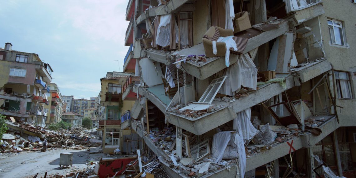 20 χρόνια από τον μεγάλο σεισμό στην Κωνσταντινούπολη – Καθοριστική η βοήθεια των Ελλήνων [pic]