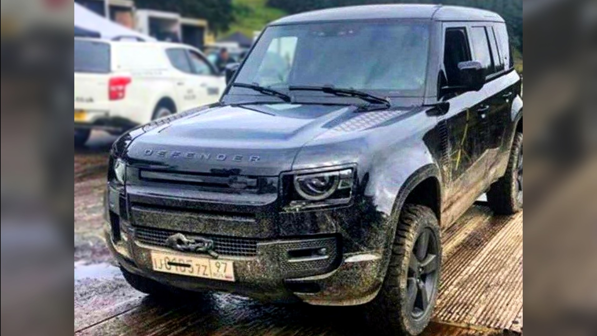 Το νέο Land Rover Defender χωρίς ίχνος καμουφλάζ