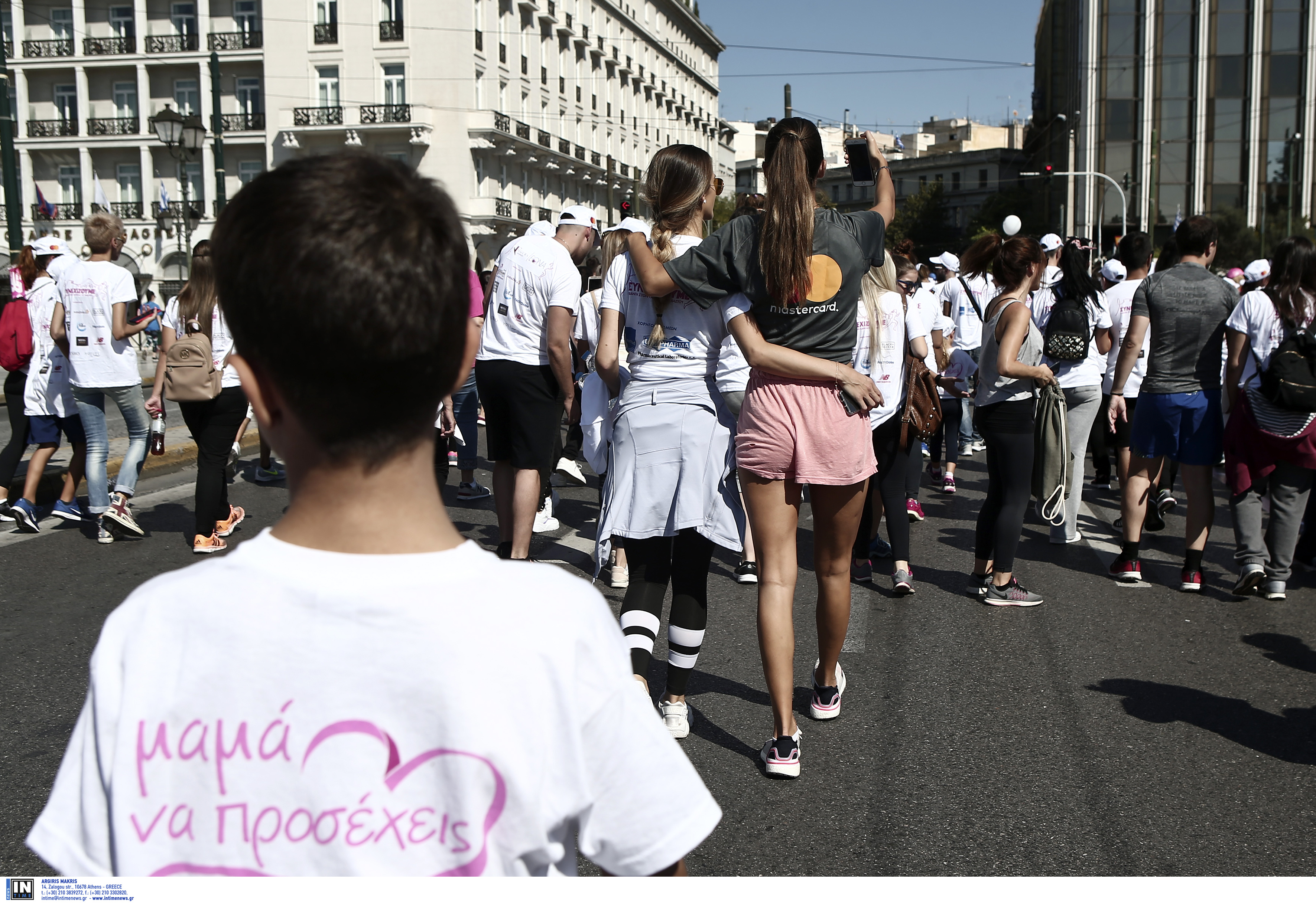 Γύρος της Αθήνας: Πάνω από 36.000 άνθρωποι έτρεξαν κατά του καρκίνου του μαστού [pics]