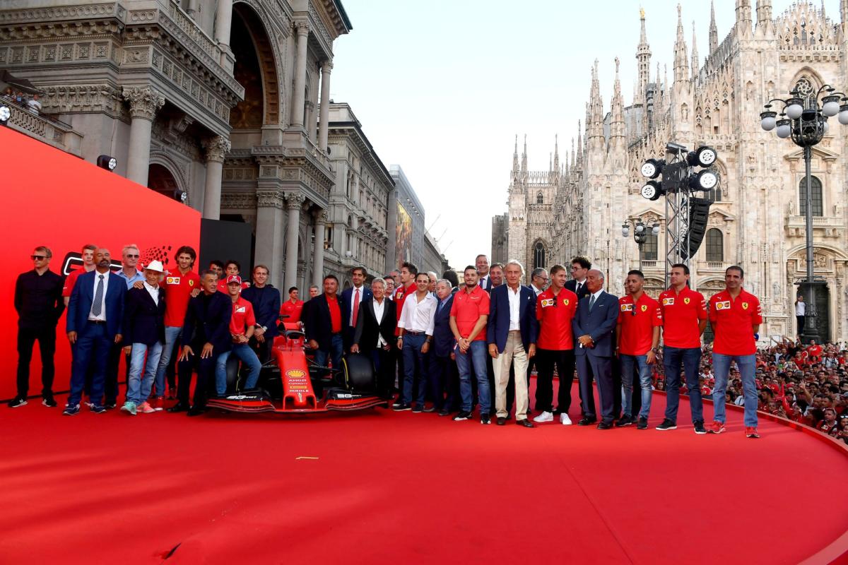 Εκπληκτική γιορτή στο Μιλάνο για τη Scuderia Ferrari [pics]