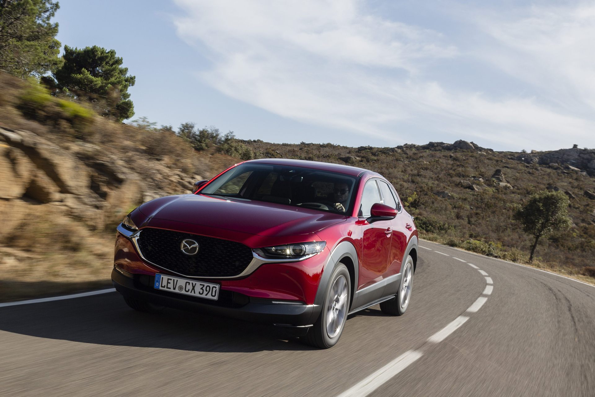 Δοκιμάζουμε το ολοκαίνουργιο Mazda CX-30 [pics]