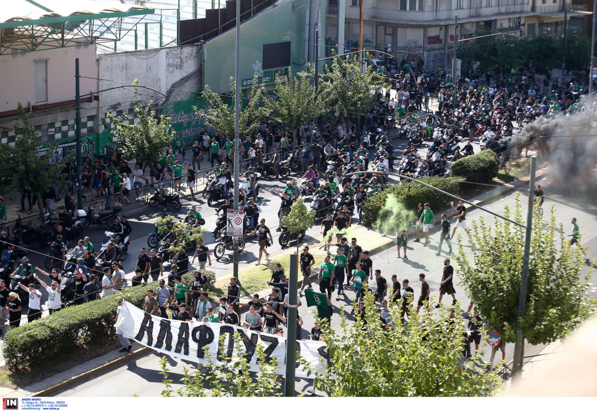 Παναθηναϊκός: Έξω από το σπίτι του Αλαφούζου οι οπαδοί!