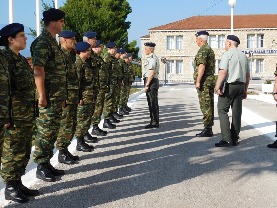 “Έφοδος” του Αρχηγού του ΓΕΣ σε κέντρα εκπαίδευσης νεοσυλλέκτων! [pics]