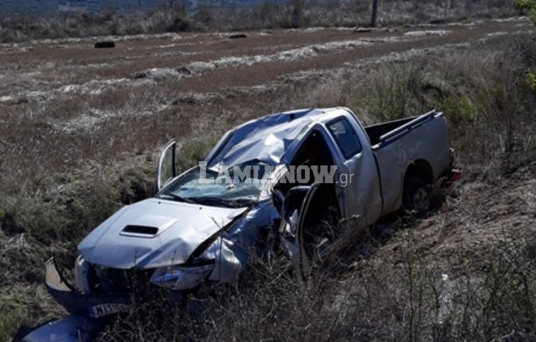 Φθιώτιδα: Αυτοκίνητο έκανε τούμπες και «προσγειώθηκε» στα χωράφια!