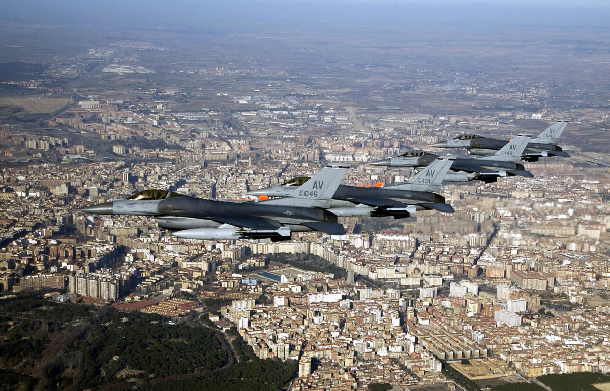 F-16 vs MiG-29 – Δύο «ορκισμένοι εχθροί» σε κοινές εναέριες ασκήσεις [pics]