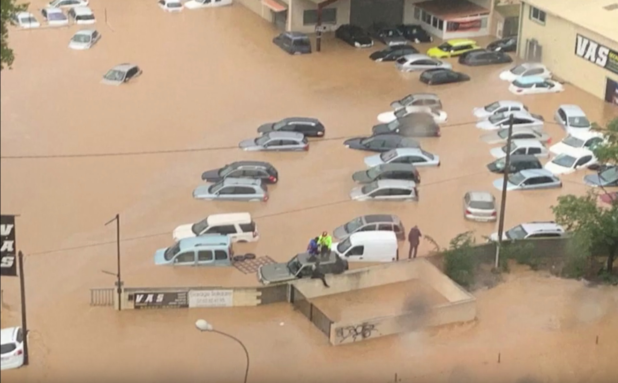 Γαλλία: Τρεις νεκροί από τις φονικές πλημμύρες – video