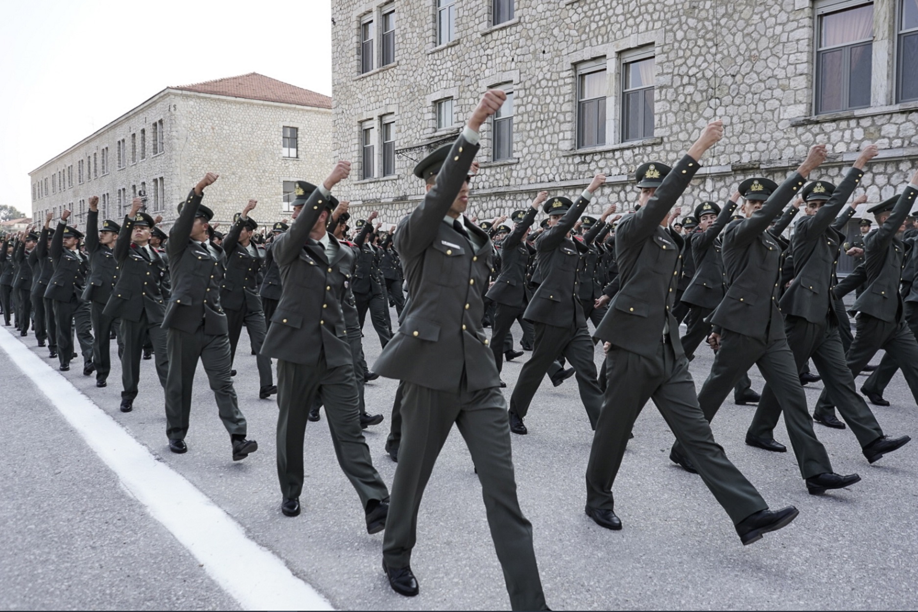 Υπό το βλέμμα του Αρχηγού ΓΕΣ ορκίστηκαν οι σπουδαστές της Σχολής Μονίμων Υπαξιωματικών