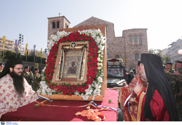 Î˜ÎµÏƒÏƒÎ±Î»Î¿Î½Î¯ÎºÎ·: ÎœÎµ Î»Î±Î¼Ï€ÏÏŒÏ„Î·Ï„Î± Î· Î»Î¹Ï„Î¬Î½ÎµÏ…ÏƒÎ· Ï„Ï‰Î½ ÎµÎ¹ÎºÏŒÎ½Ï‰Î½ Ï„Î¿Ï… Î‘Î³Î¯Î¿Ï… Î”Î·Î¼Î·Ï„ÏÎ¯Î¿Ï… ÎºÎ±Î¹ Ï„Î·Ï‚ Î Î±Î½Î±Î³Î¯Î±Ï‚ Î£Î¿Ï…Î¼ÎµÎ»Î¬ â€“ video