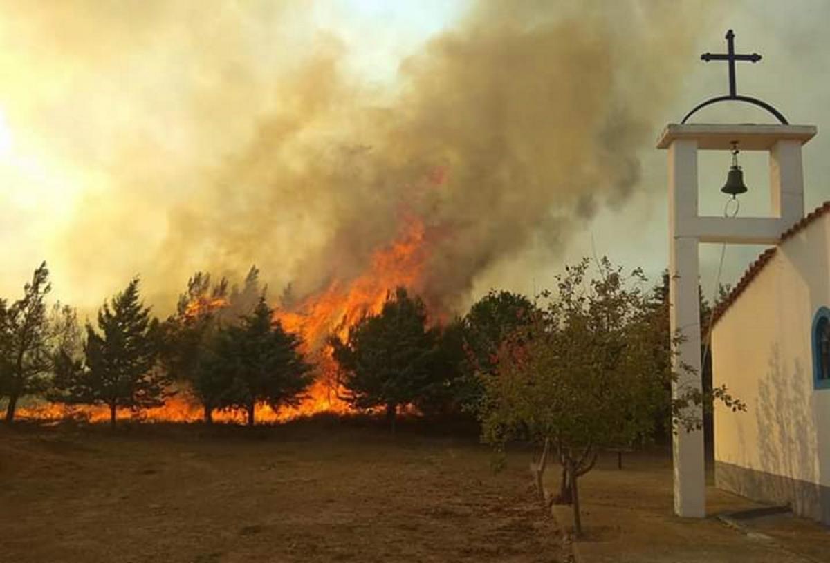 Ξάνθη: Μεγάλη φωτιά στη Μάνδρα