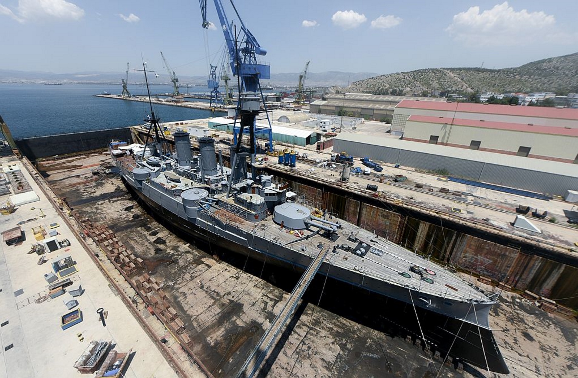 “Οικονομική ένεση” για τη διάσωση των ναυπηγείων και των εξοπλιστικών προγραμμάτων του Π.Ν