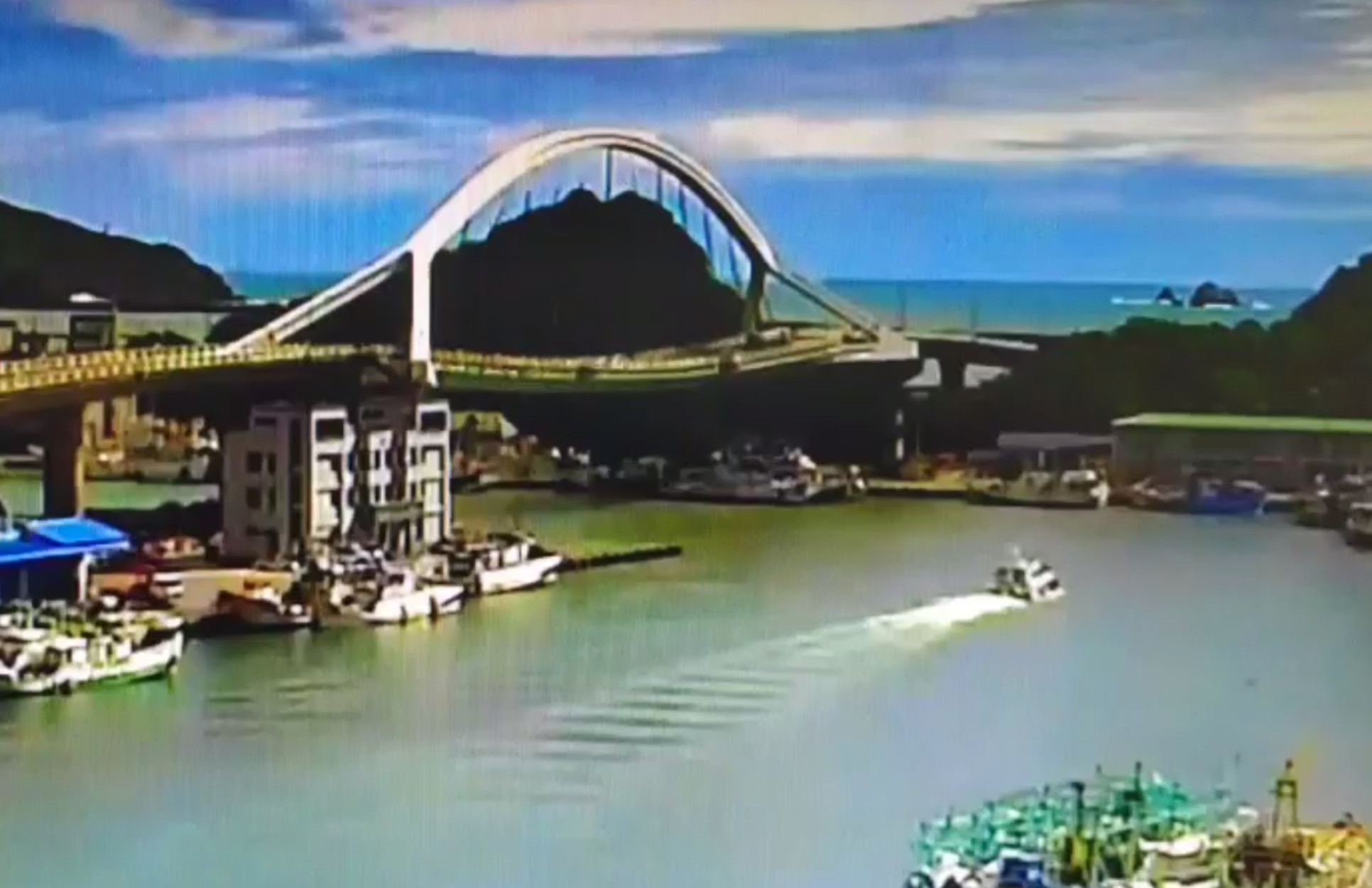 Ταϊβάν: Γέφυρα κατέρρευσε και έπεσε πάνω σε σκάφη – video