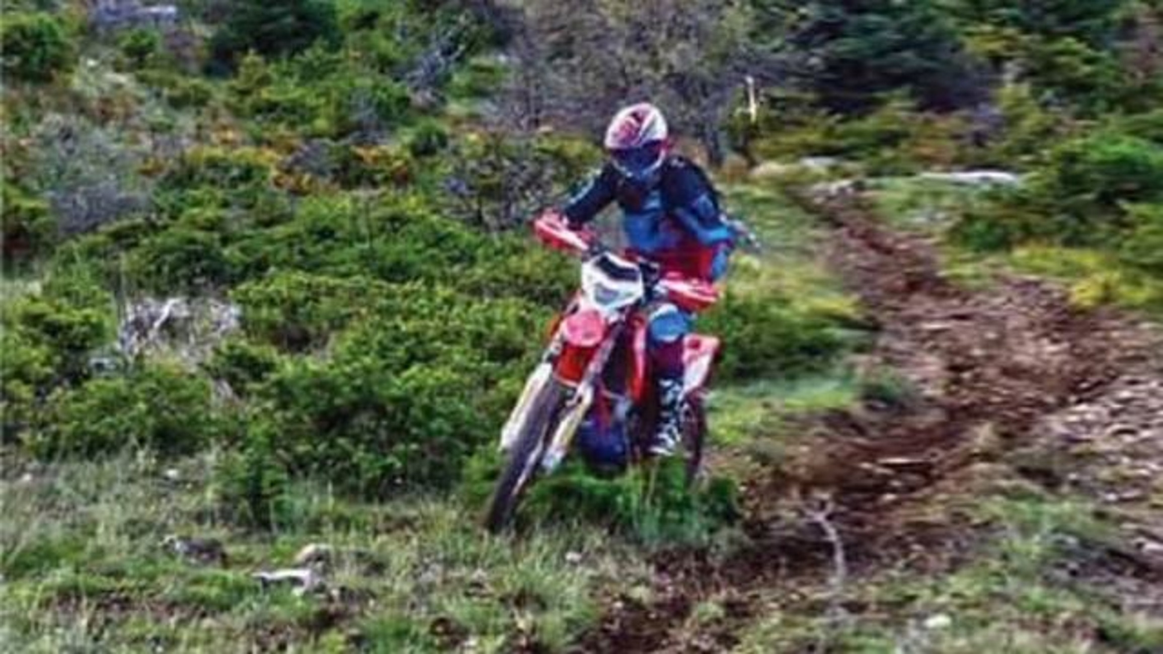 Φθιώτιδα: Τραυματισμός οδηγού στο “Enduro Festival” – Κατέρρευσε λίγα λεπτά μετά το ατύχημα!