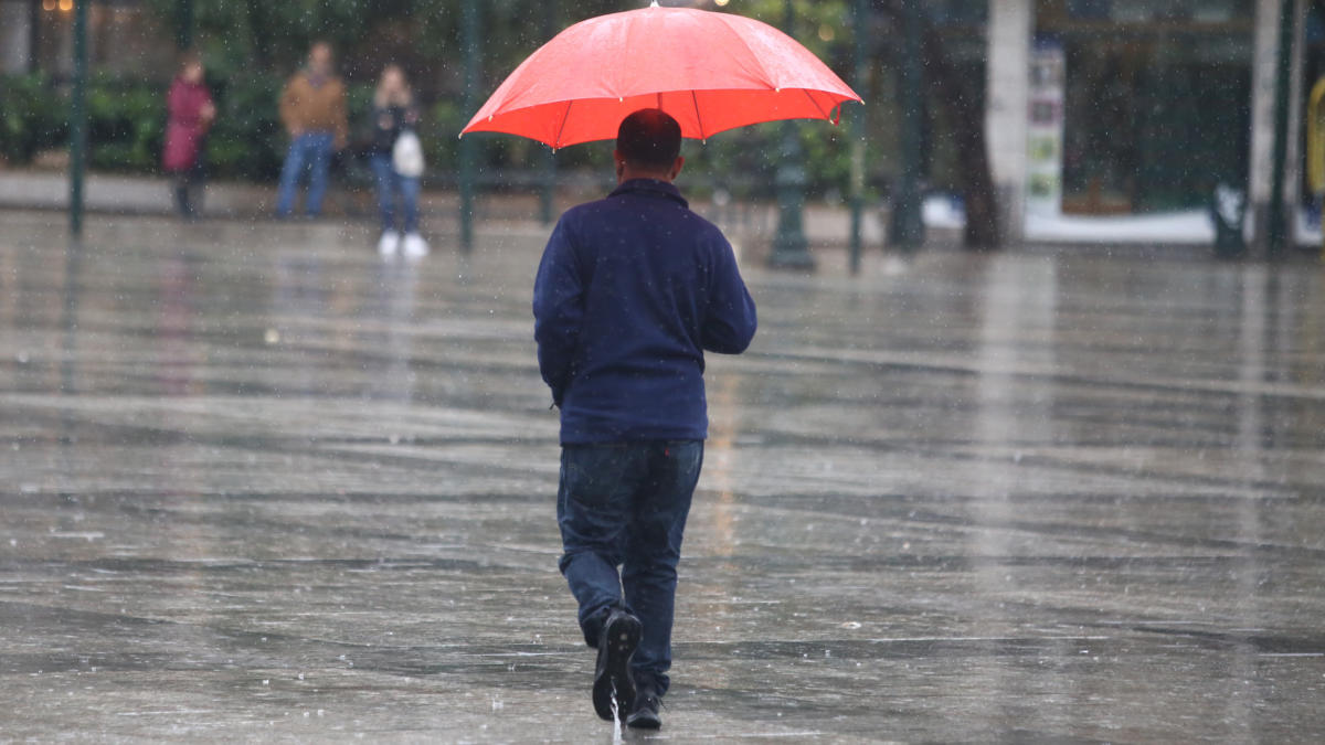 Καιρός – meteo: Που θα πέσουν έντονες βροχές και λασποβροχές σήμερα