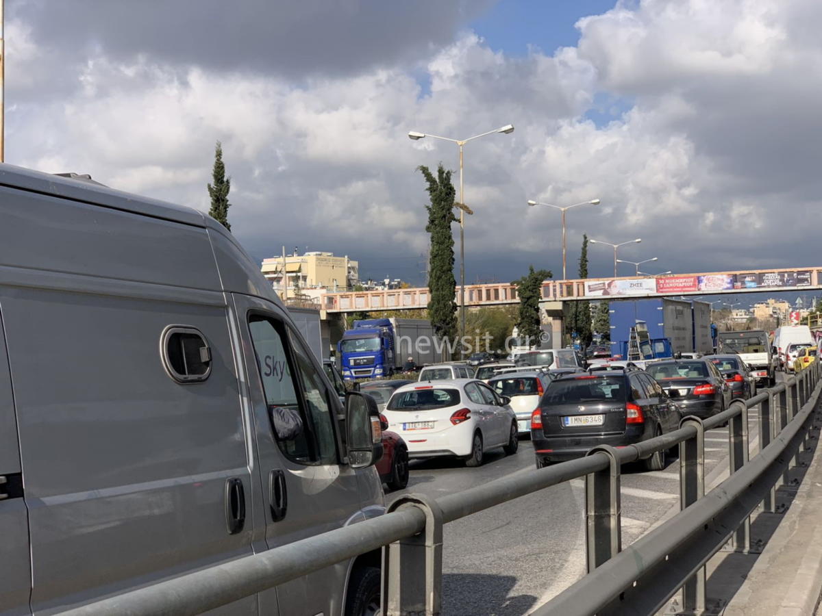 Απίστευτο τροχαίο στην Εθνική οδό