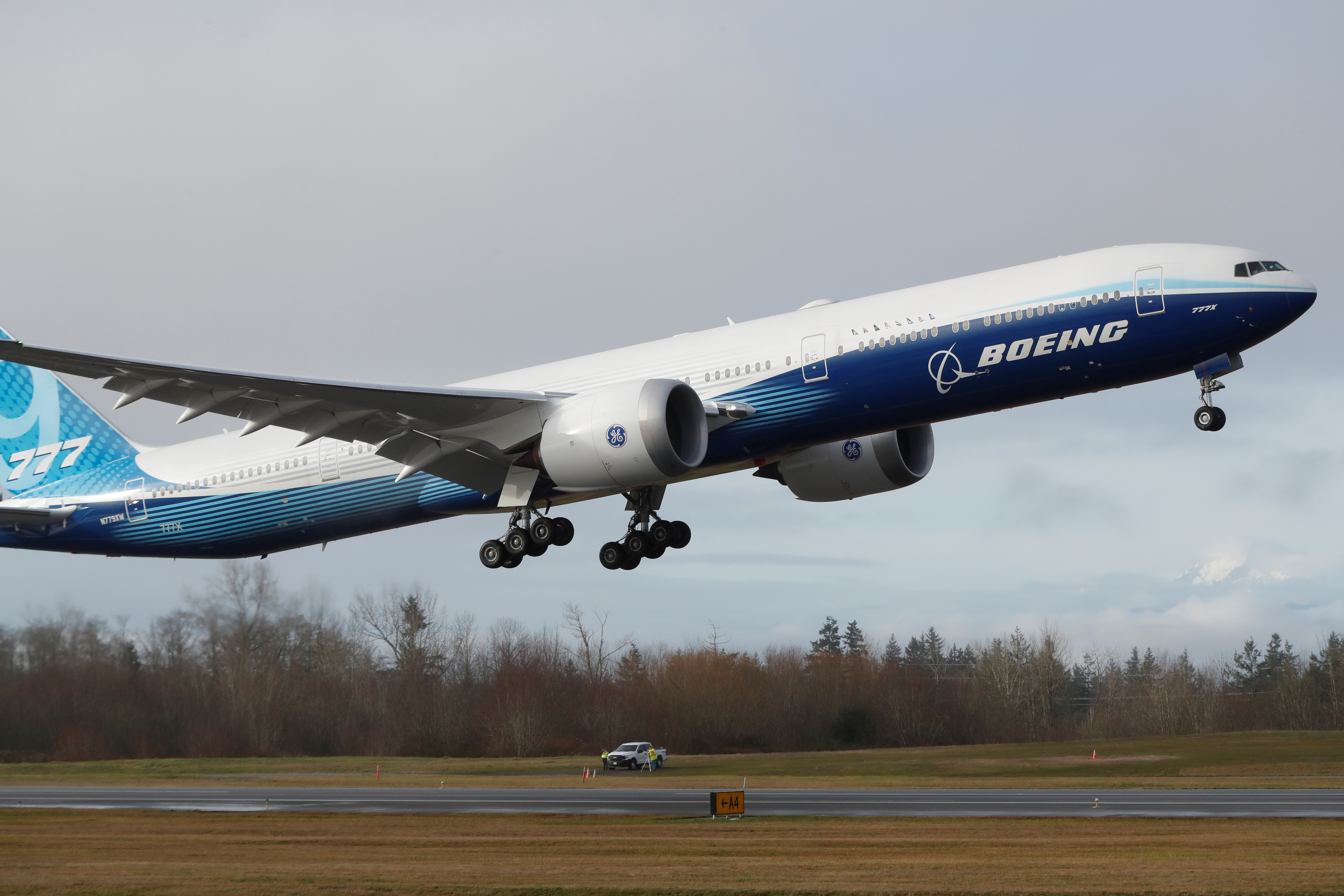 Στον αέρα το Boeing 777X! παρθενικό ταξίδι για το νέο αεροπλάνο [pics]