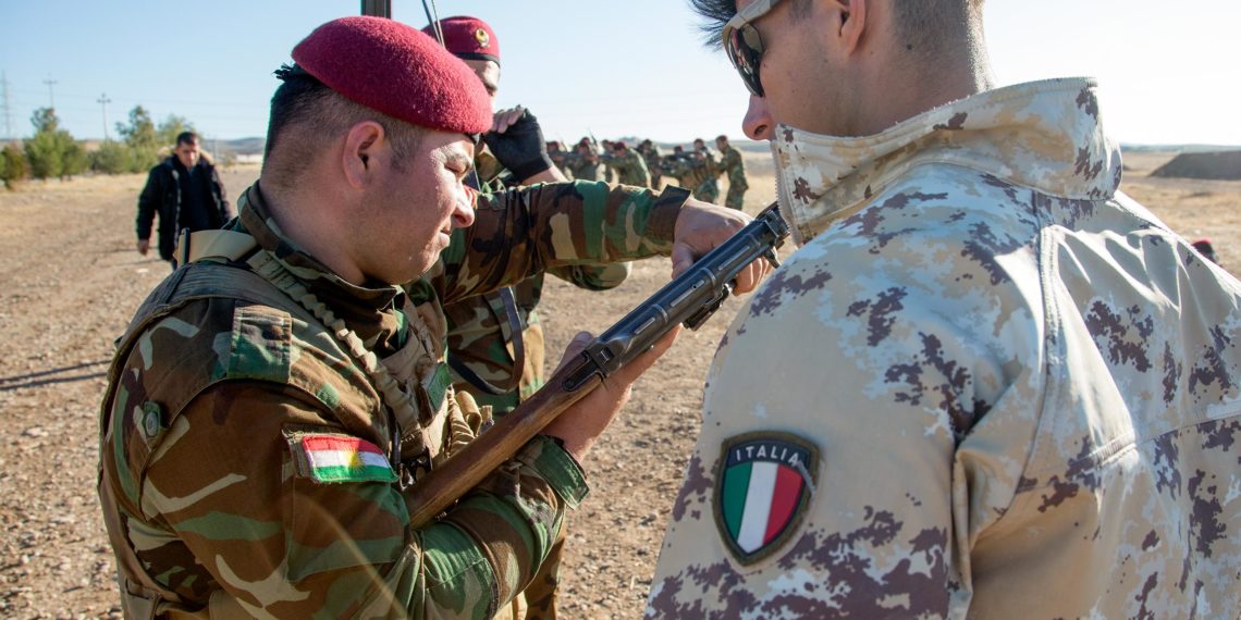Ιταλοί στρατιώτες εγκαταλείπουν τις αμερικανικές βάσεις στο Ιράκ!