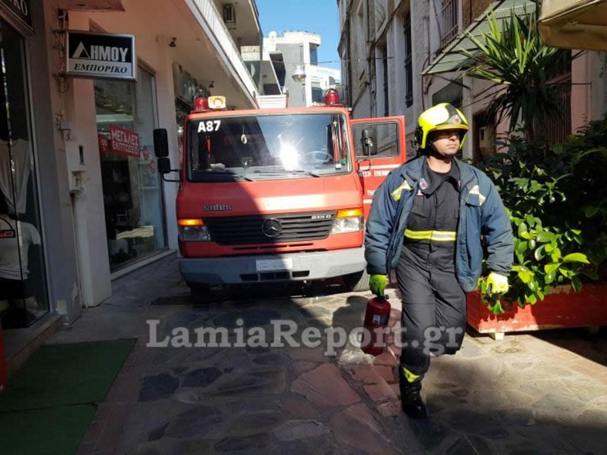 Λαμία: Ευτυχώς που η φωτιά έσβησε μόνη της! Σκηνές απείρου κάλλους σε πεζόδρομο της πόλης [video]