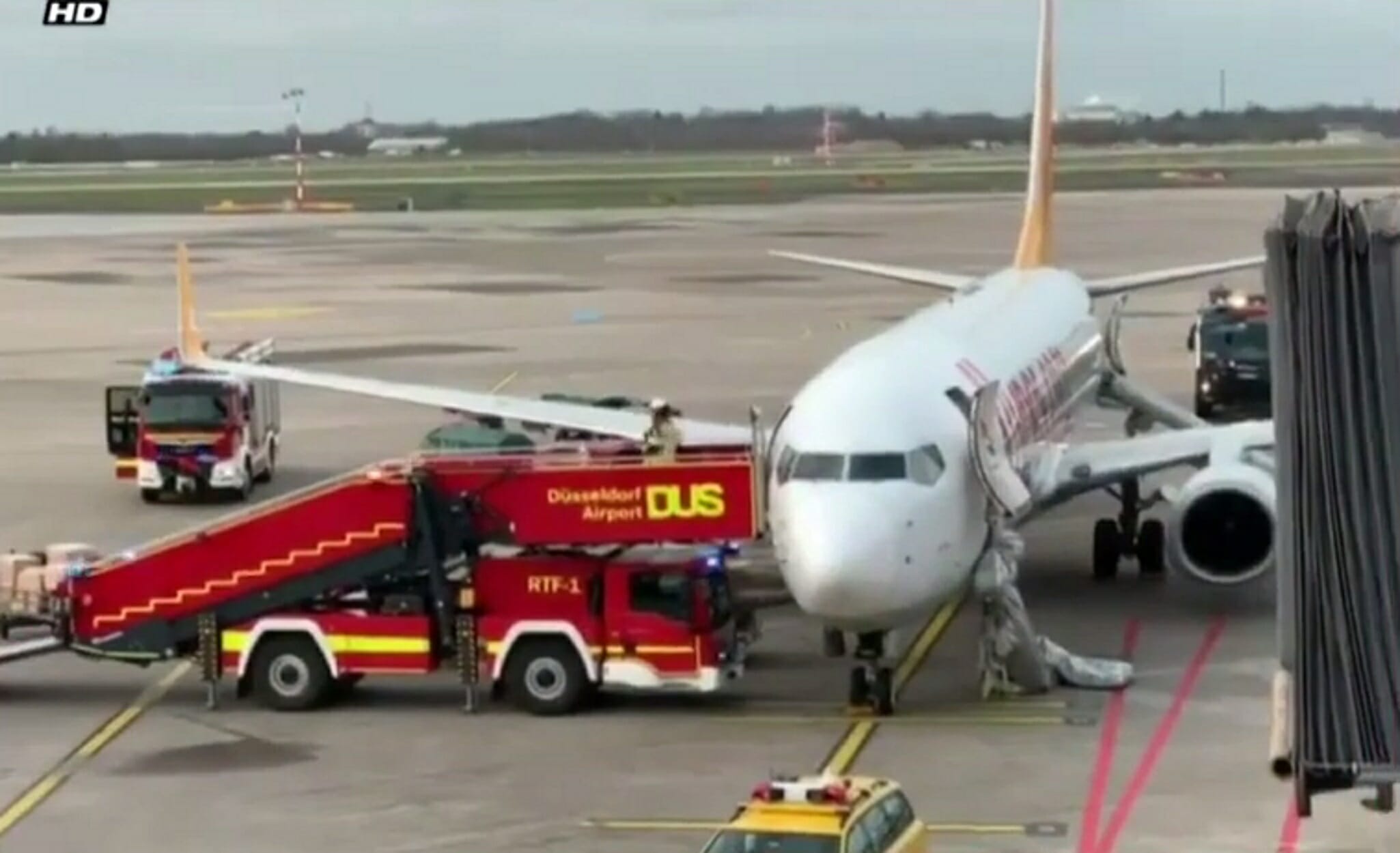 Φωτιά σε δεύτερο αεροσκάφος της Pegasus Airlines! video