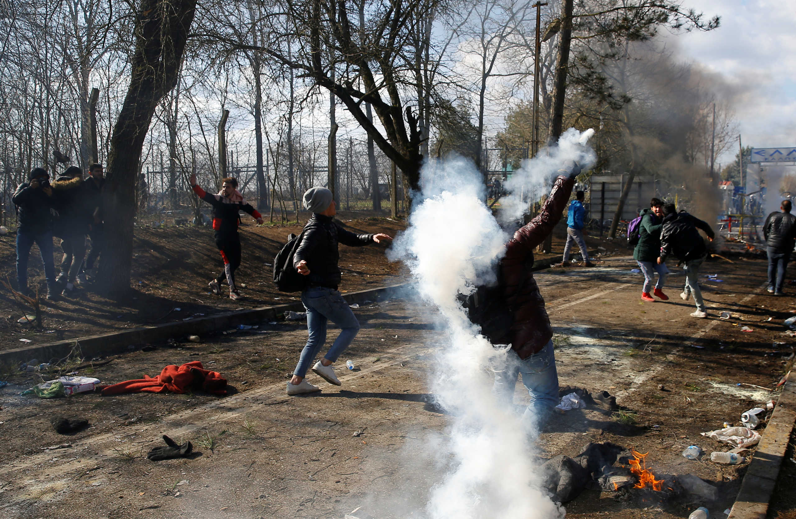 Τσαβούσογλου κατά Ελλάδας: Πετούν δακρυγόνα σε χιλιάδες αθώους