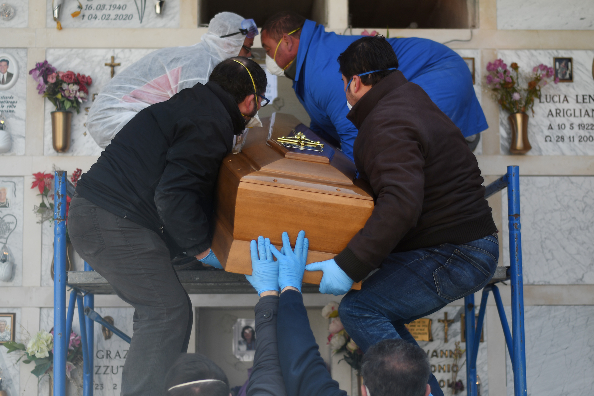 Φρίκη στην Ιταλία: Πάνω από 12.000 οι νεκροί από τον κορονοϊό