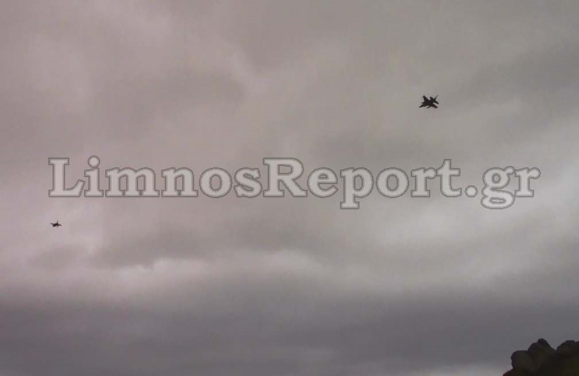 25 Μαρτίου: Μαχητικά F-16 σκίζουν τους αιθέρες και συγκλονίζουν όλη την Ελλάδα (videos)