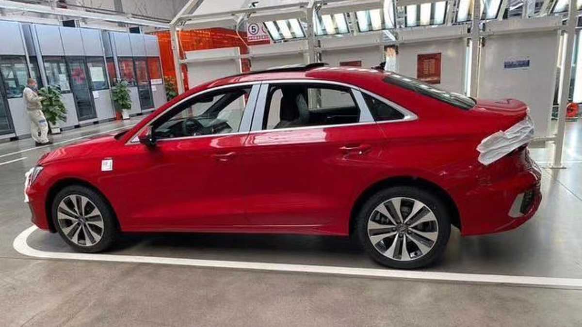 Η πρώτη φωτογραφία του νέου Audi A3 Sedan