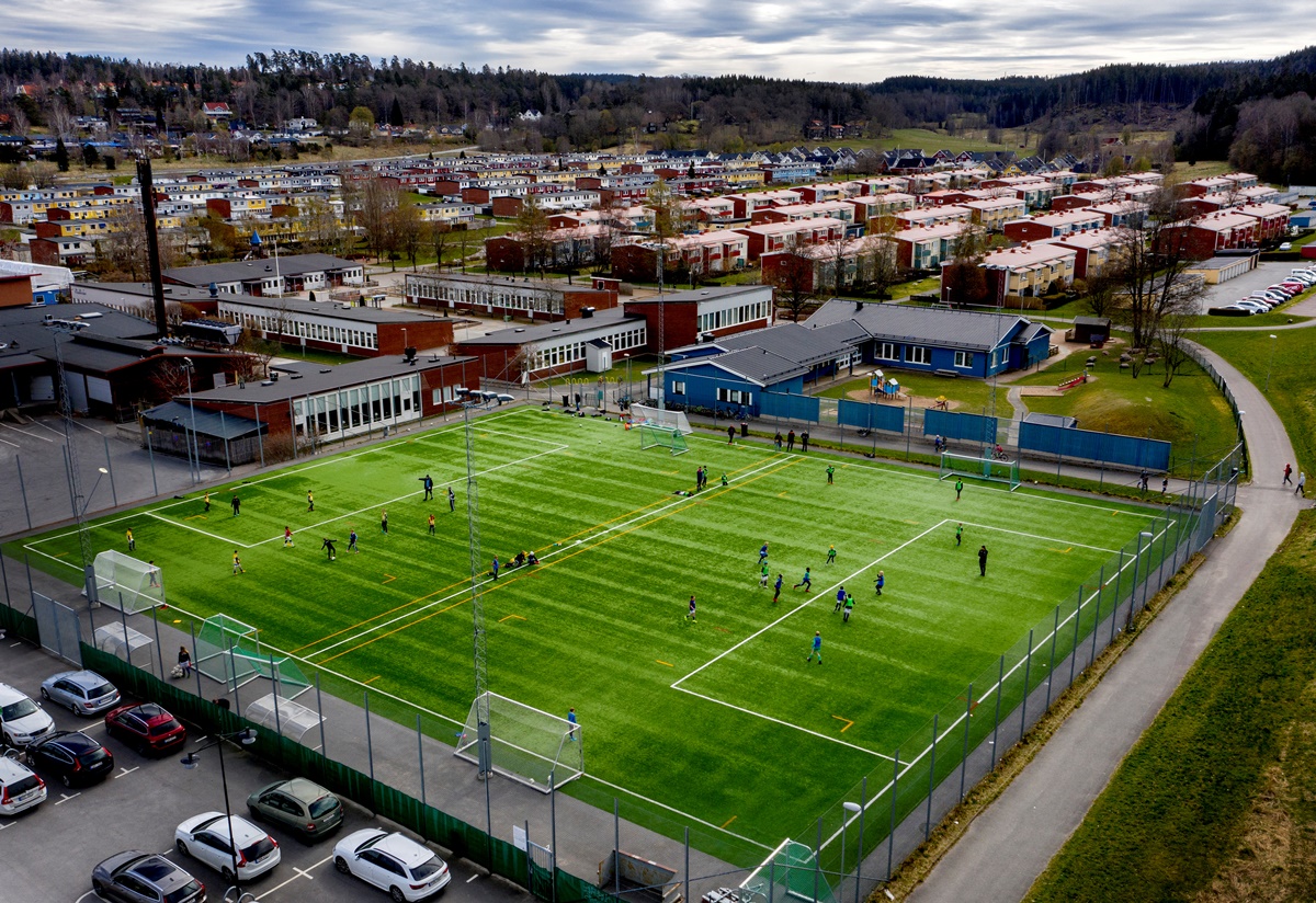 A boys football team attend a training session as the spread of the coronavirus disease (COVID-19) continues, in Lerum, Sweden April 18, 2020. Adam Ihse