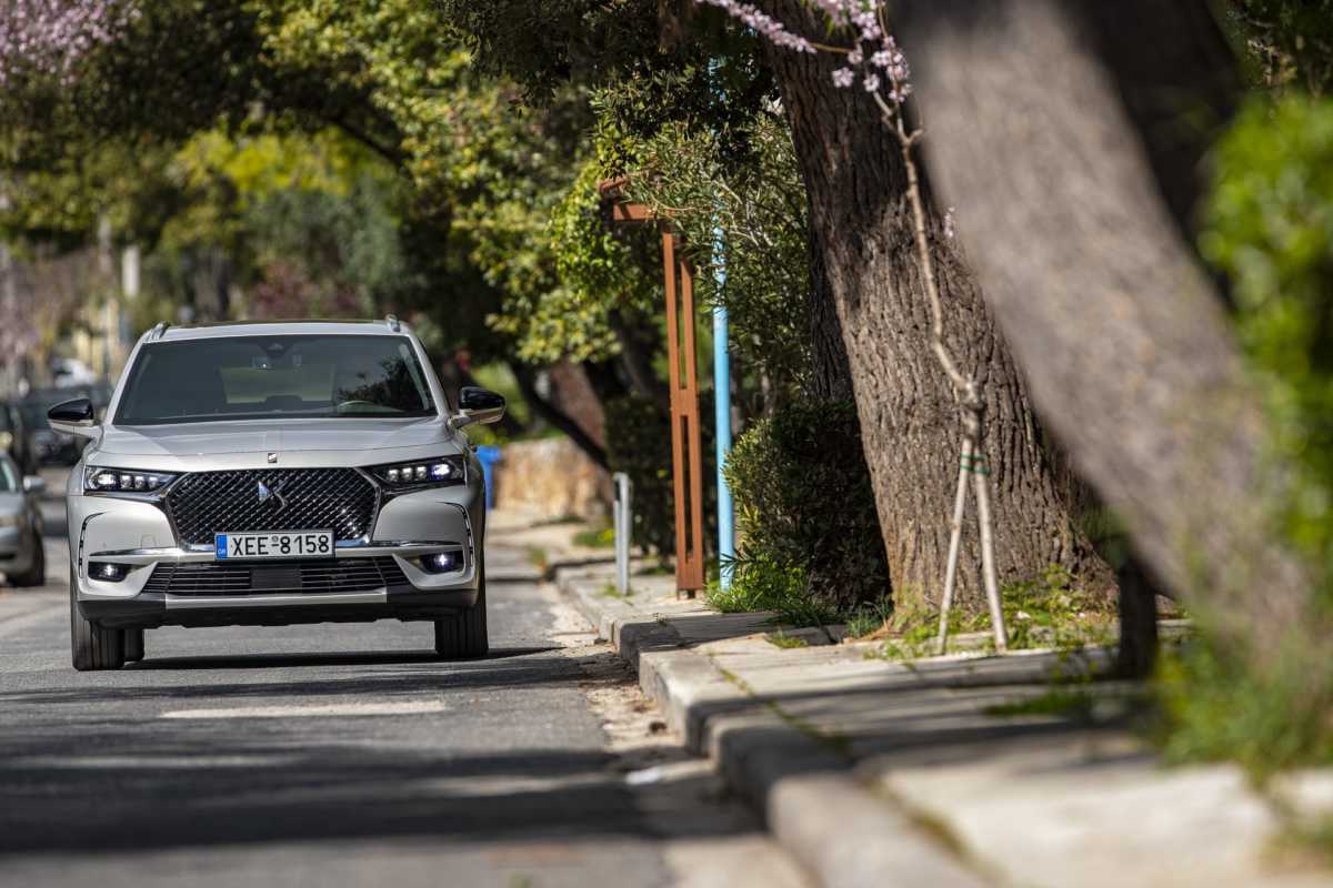 Γίνεται ένα SUV να αποδίδει 300 ίππους και να καίει λιγότερο από ένα σκούτερ;