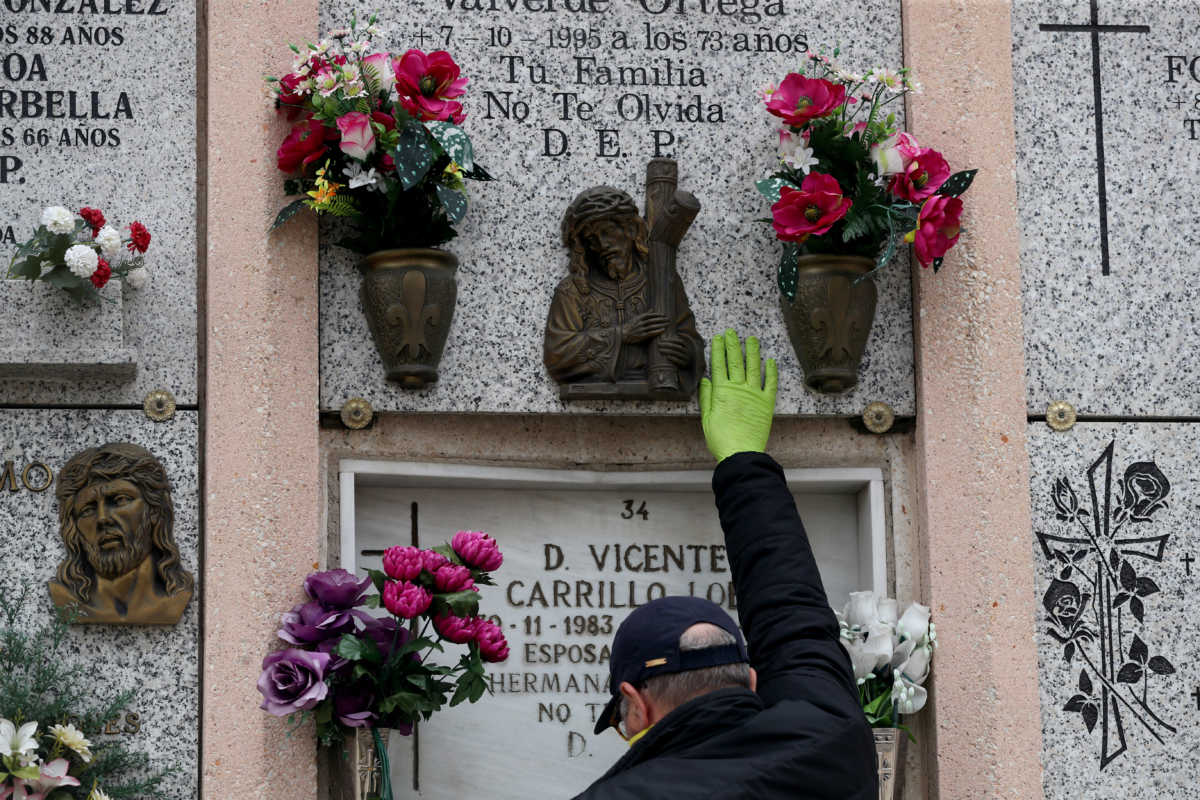 Μαδρίτη: Ανατριχιαστικό! “Οι θάνατοι στα γηροκομεία μπορεί να είναι πενταπλάσιοι”