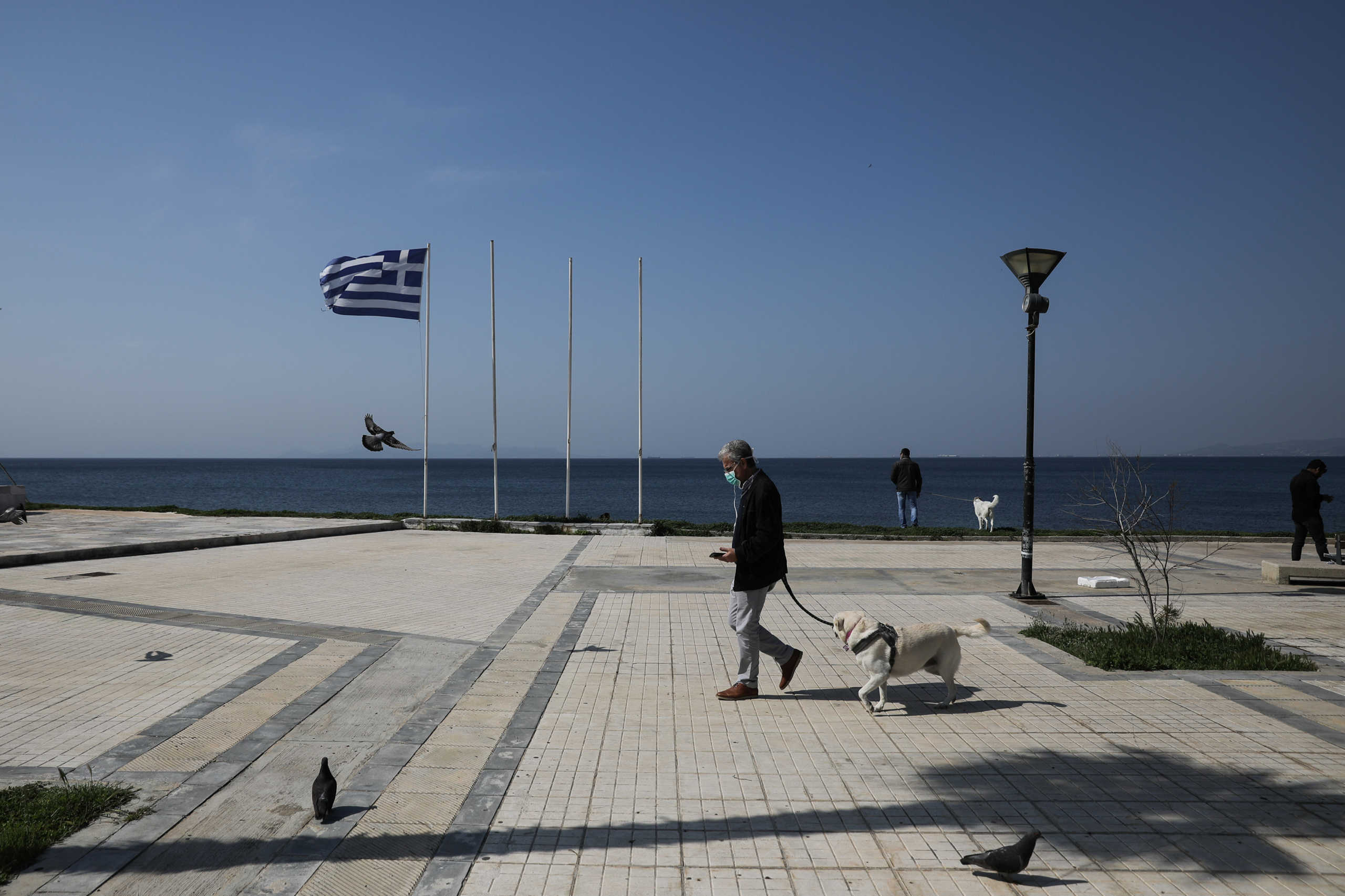 Ο κορονοϊός κάνει την Ελλάδα περιζήτητη: Μαζικές αιτήσεις από Βρετανία για επαναπατρισμό! Μας “λιγουρεύονται” και οι Γερμανοί