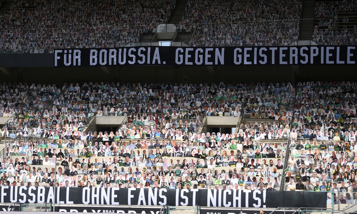 Απίστευτες εικόνες στην Bundesliga! 13.000 «οπαδοί» στο Γκλάντμπαχ – Λεβερκούζεν (video)