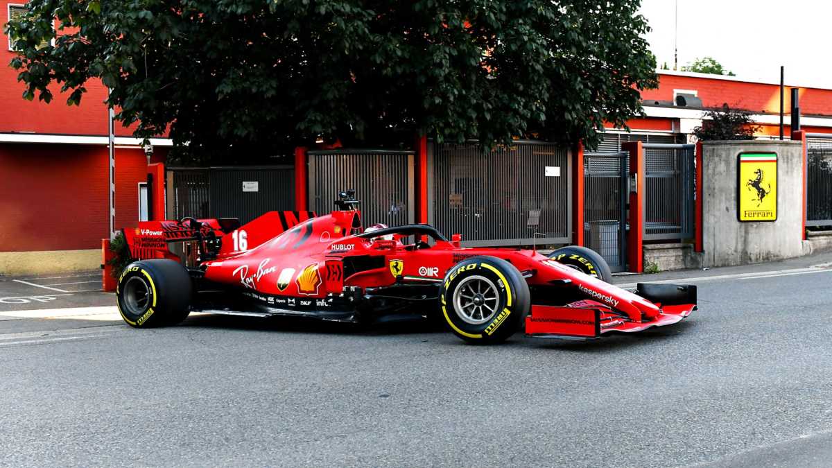 Formula 1: Μονοθέσιο της Ferrari βγήκε στους δρόμους του Maranello! [vid]