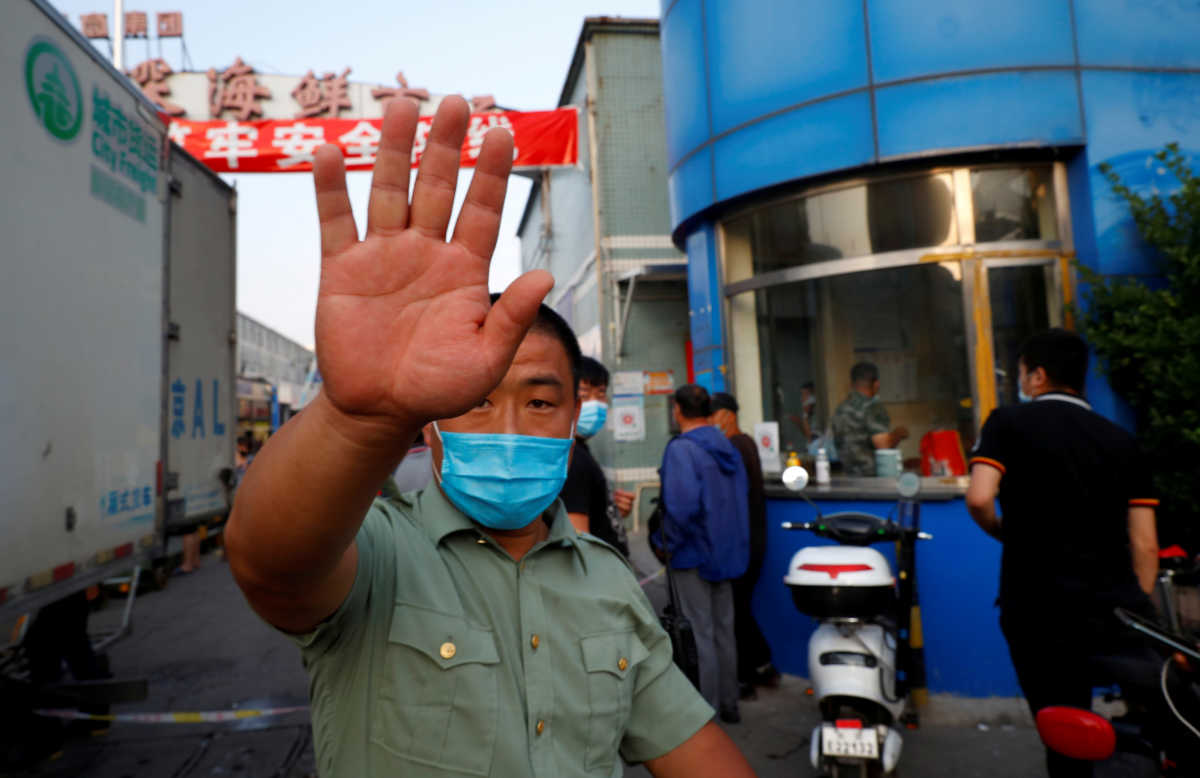 Νέα κρούσματα κορονοϊού στην Κίνα για δεύτερη συνεχόμενη μέρα
