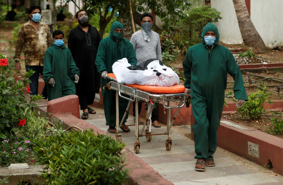 Ινδία: Πάνω από 127.000 νεκροί από κορονοϊό – Τα 8,6 εκατ. πλησιάζουν τα κρούσματα