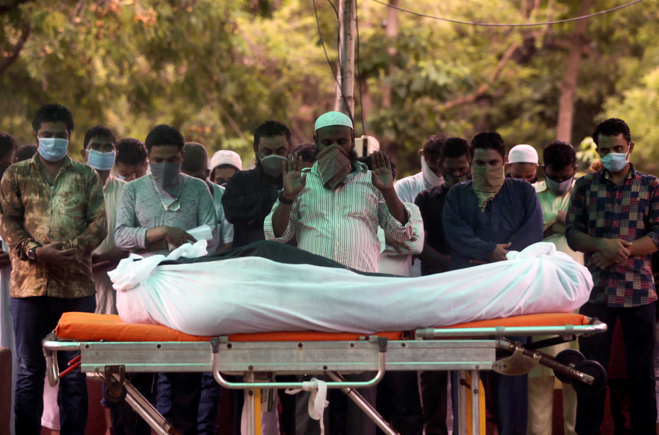 Κορονοϊός: Πλησιάζουν τους 10.000 οι νεκροί στην Ινδία