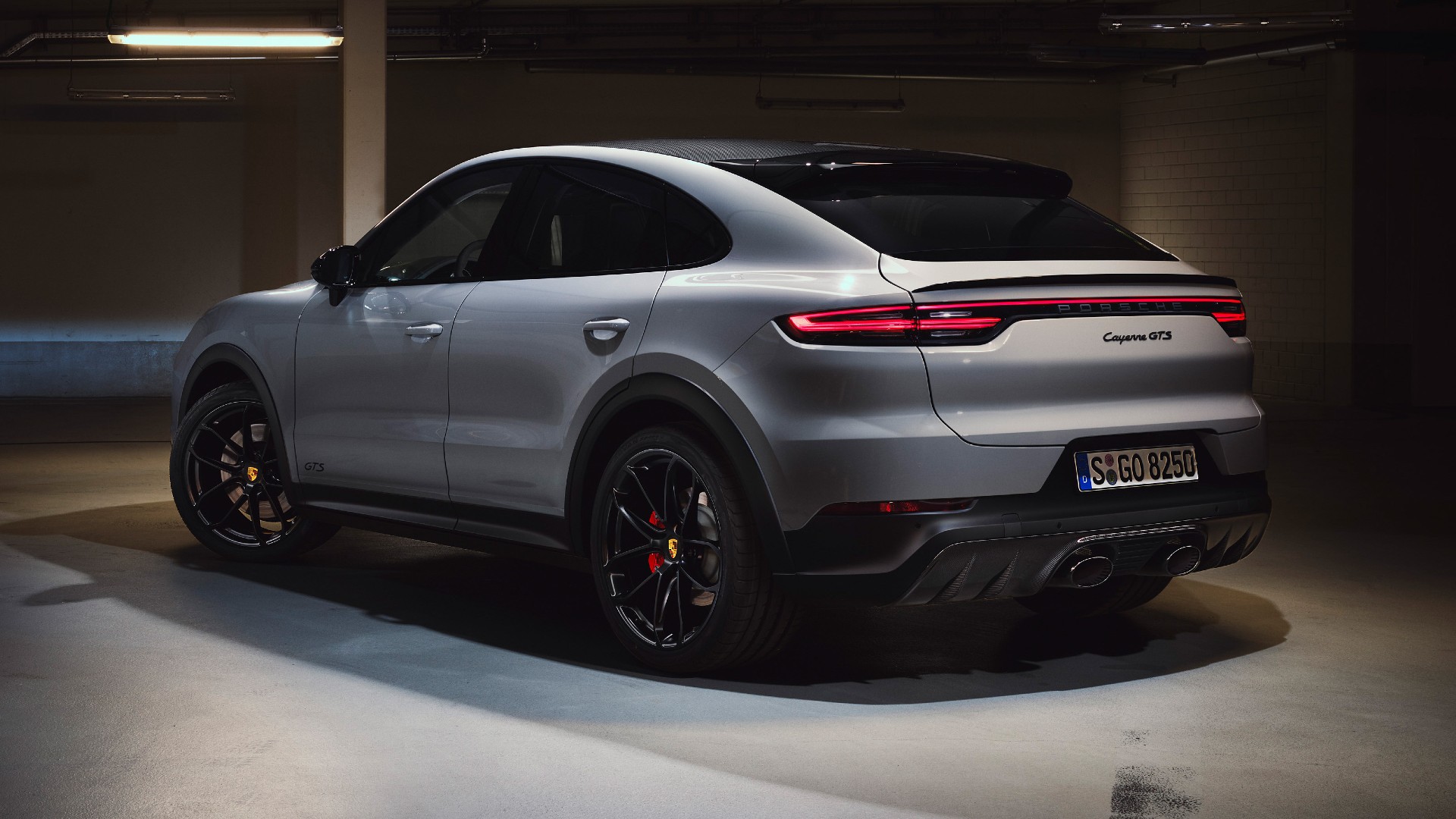 H Porsche αποκάλυψε τις νέες Cayenne GTS και GTS Coupé [pics]