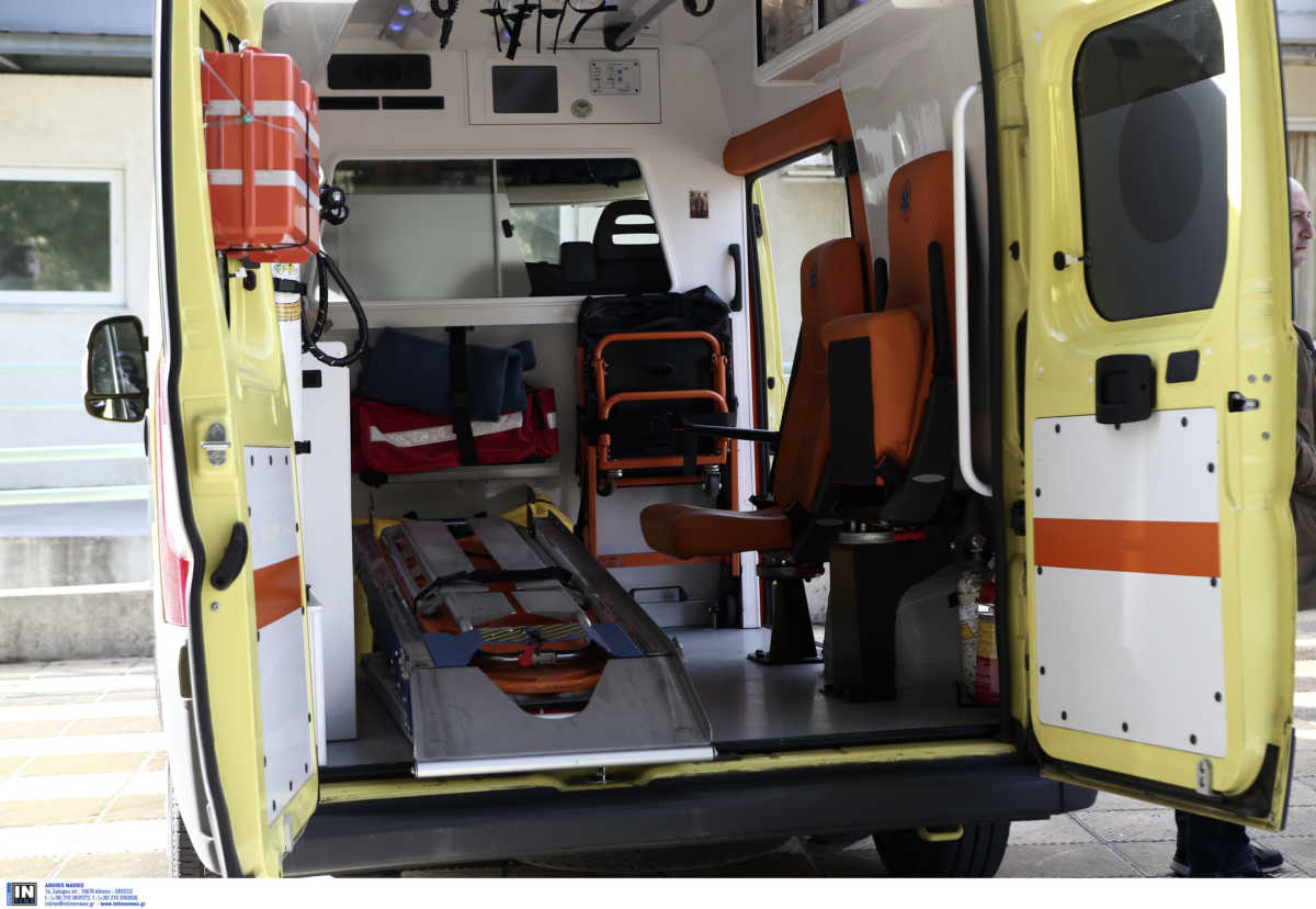 Τραγικό δυστύχημα στην Κακαβιά – Ασθενοφόρο τραυμάτισε θανάσιμα 10χρονο παιδί