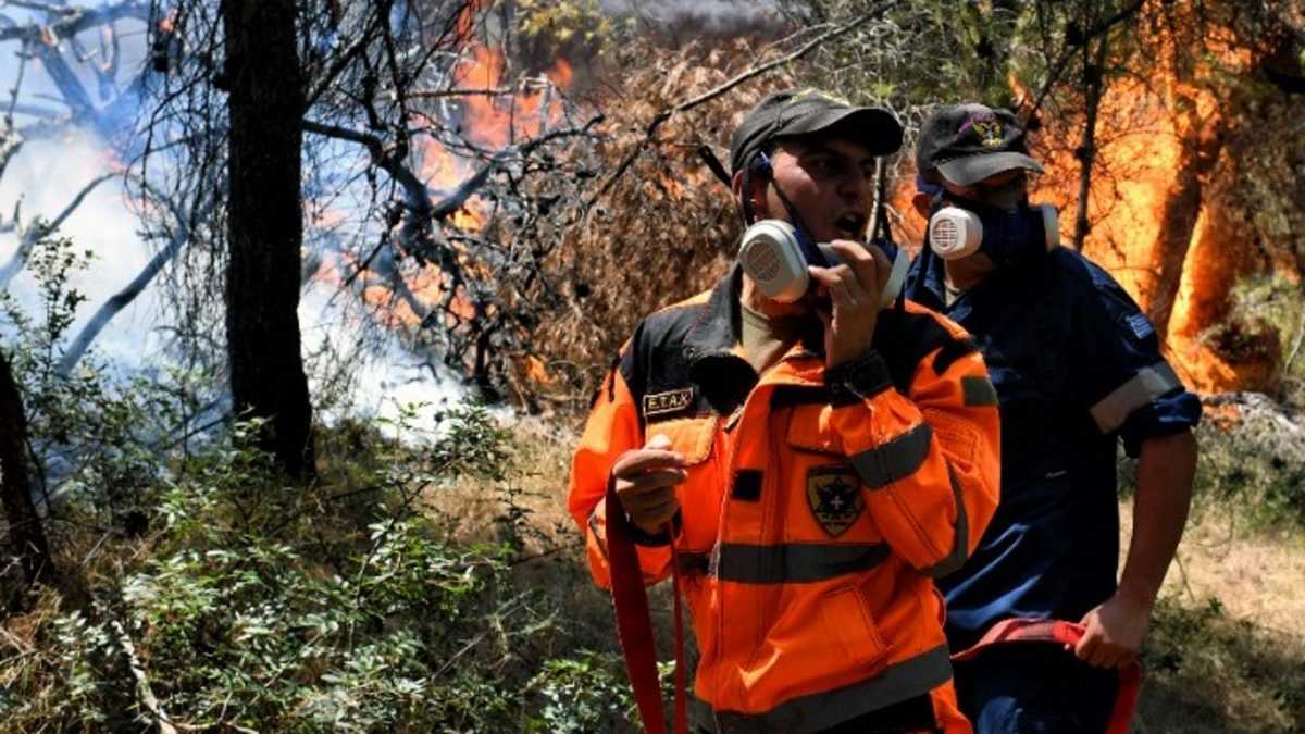 Ρέθυμνο: Φέρνουν αποτέλεσμα οι γιγάντιες προσπάθειες των πυροσβεστών