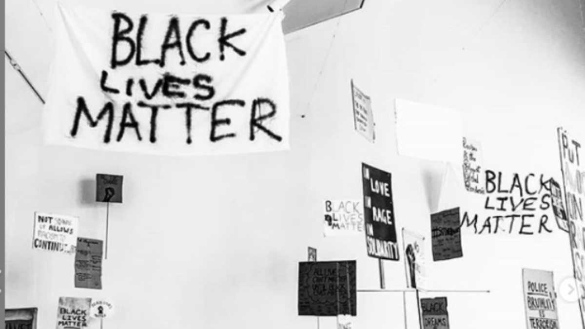 «Margate to Minneapolis»: Έκθεση με πανό του κινήματος Black Lives Matter