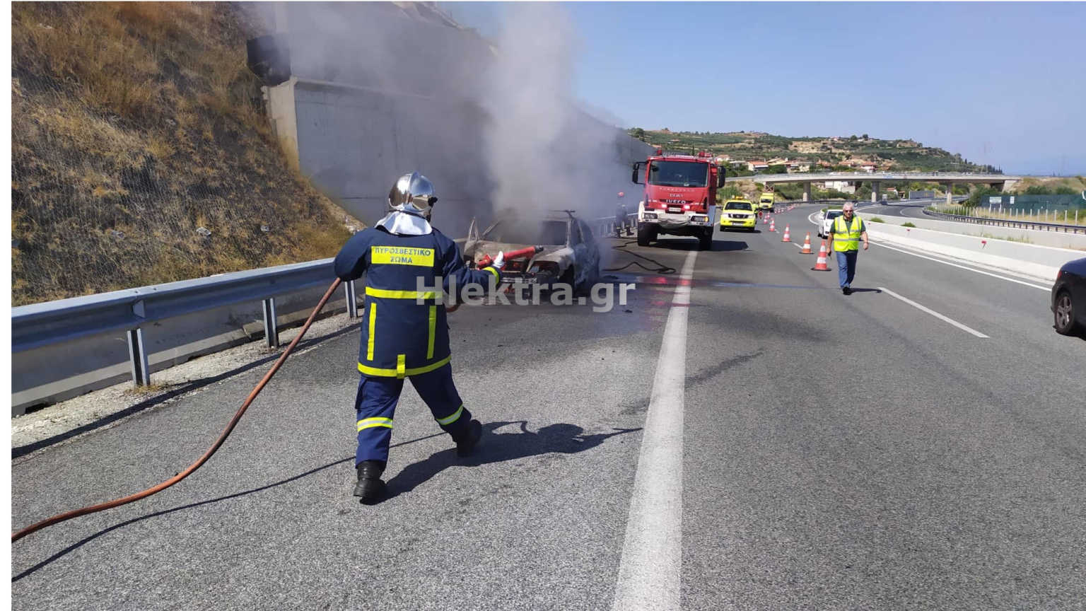 Κορινθία: Λαμπάδιασε αυτοκίνητο εν κινήσει στην εθνική οδό ...