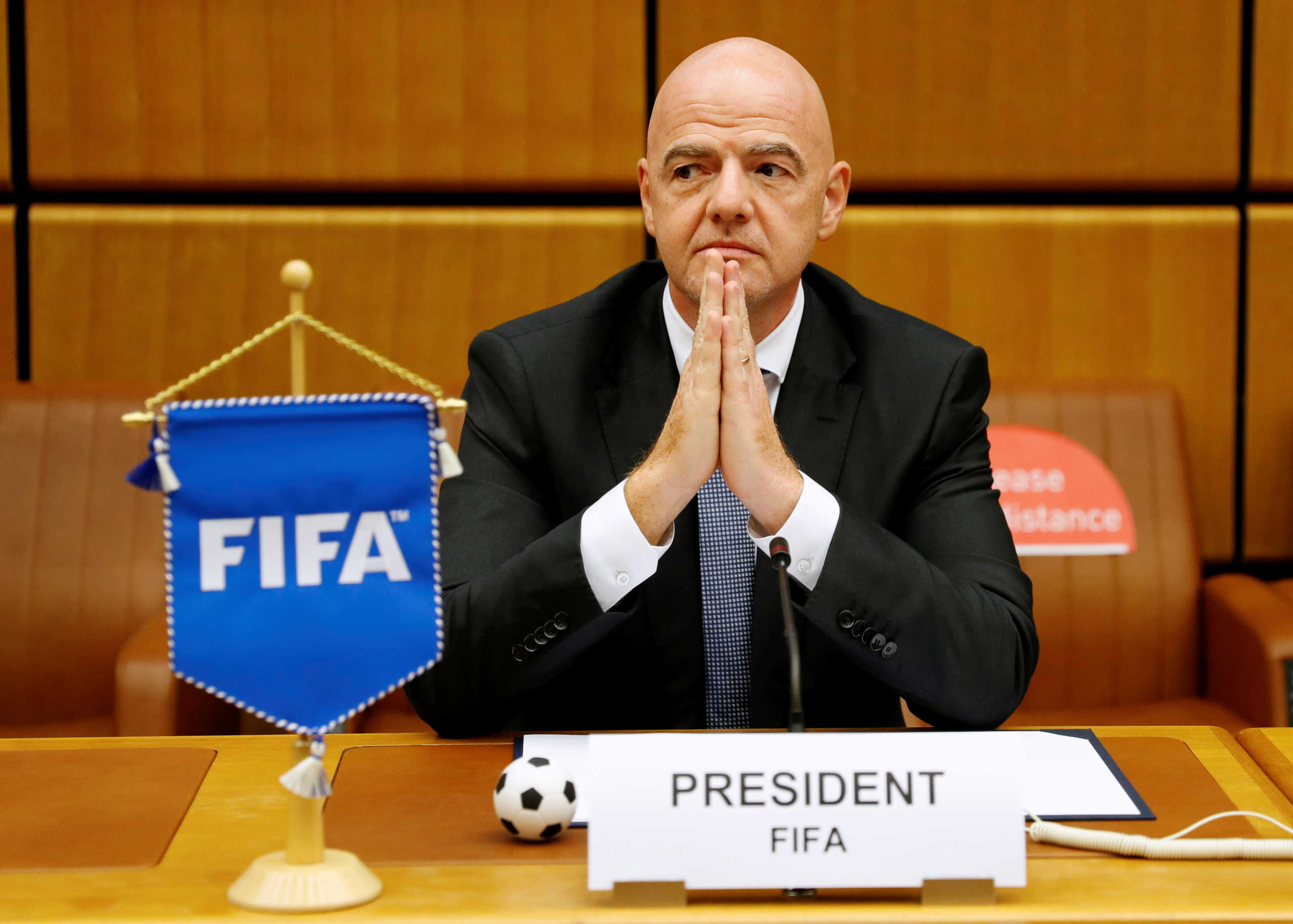 Σκληρό μήνυμα της FIFA στις 12 ομάδες: «Μαζί μας ή έξω από εδώ»